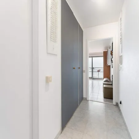 Studio In Blankenberge Near Beach & Pier アパート
